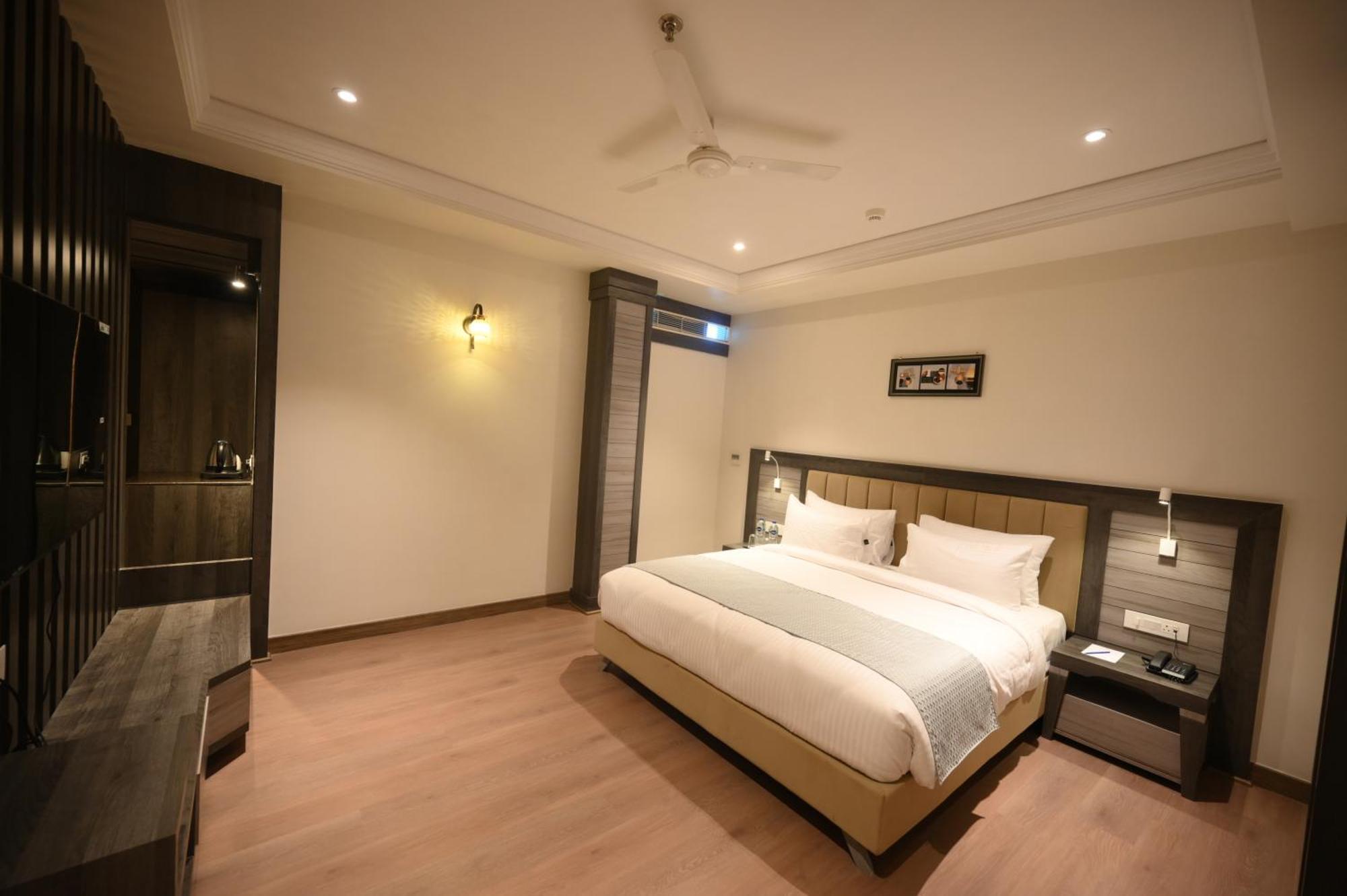 The Mudra Hotel พาราณสี ภายนอก รูปภาพ