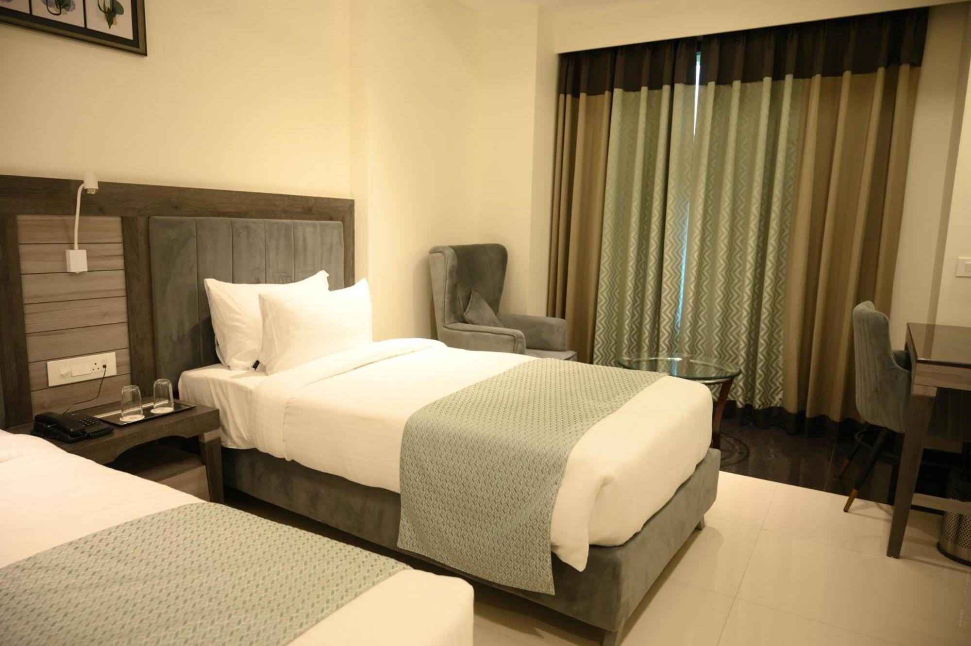 The Mudra Hotel พาราณสี ภายนอก รูปภาพ