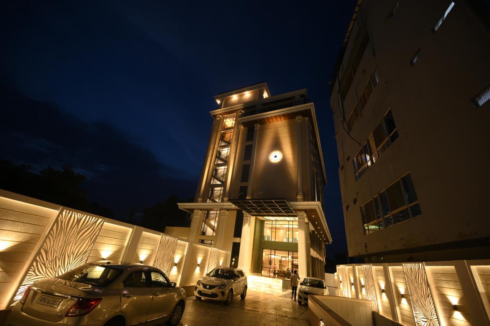 The Mudra Hotel พาราณสี ภายนอก รูปภาพ