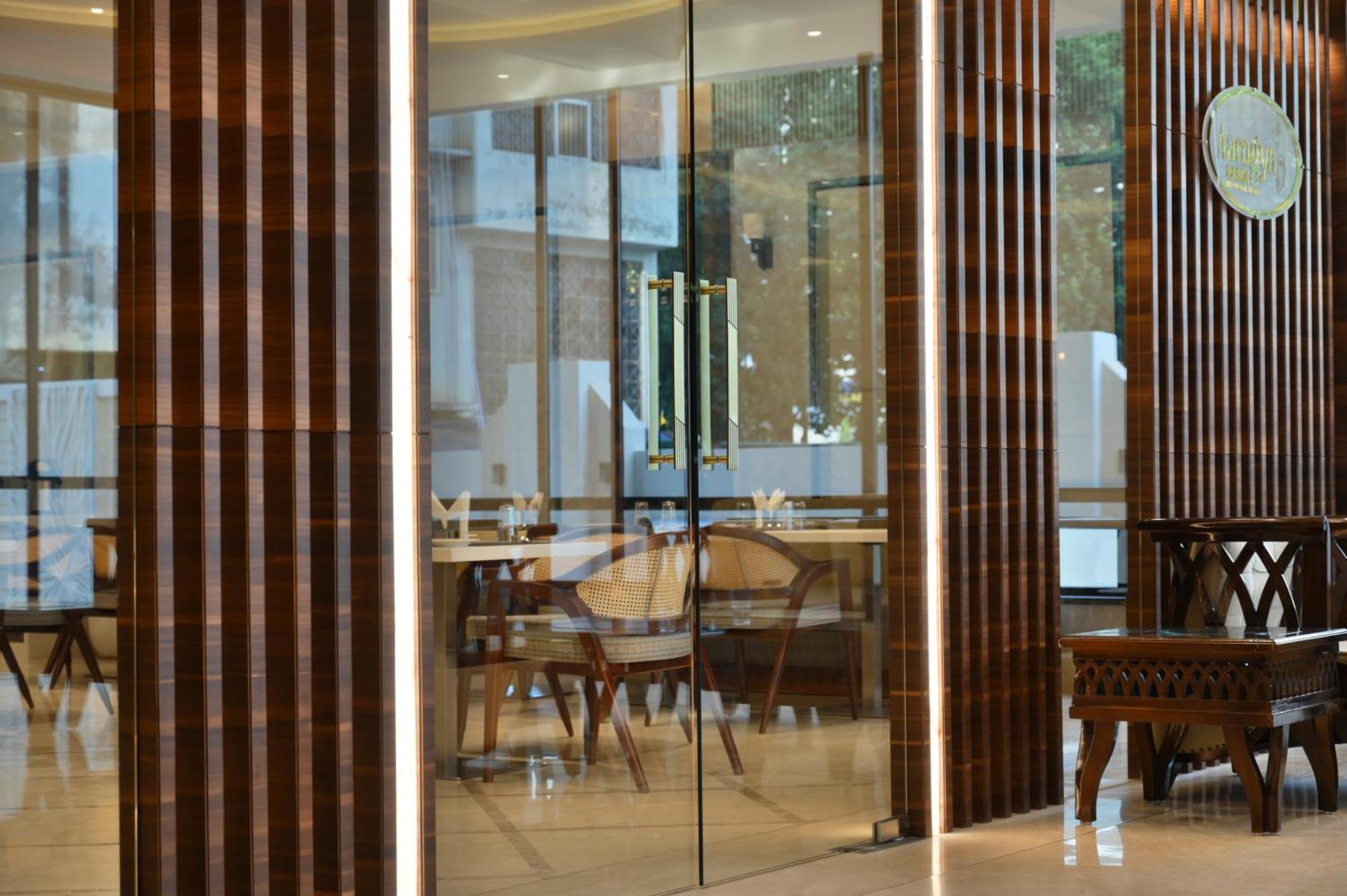 The Mudra Hotel พาราณสี ภายนอก รูปภาพ